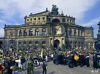 Semper Oper in Dresden Feiertag Wiedervereinigung