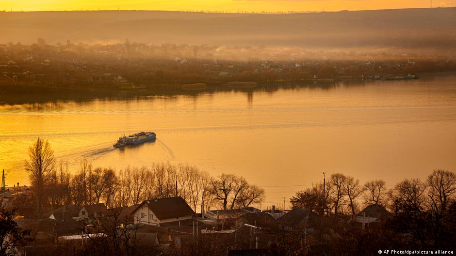 Молдова заперла российских военных в Приднестровье