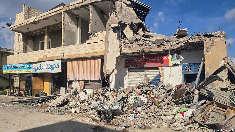 Stambena zgrada uništena nakon izraelskog vazdušnog napada u Nakuri - u tom gradu na jugu Libana nalazi se i sedište trupa UNIFIL