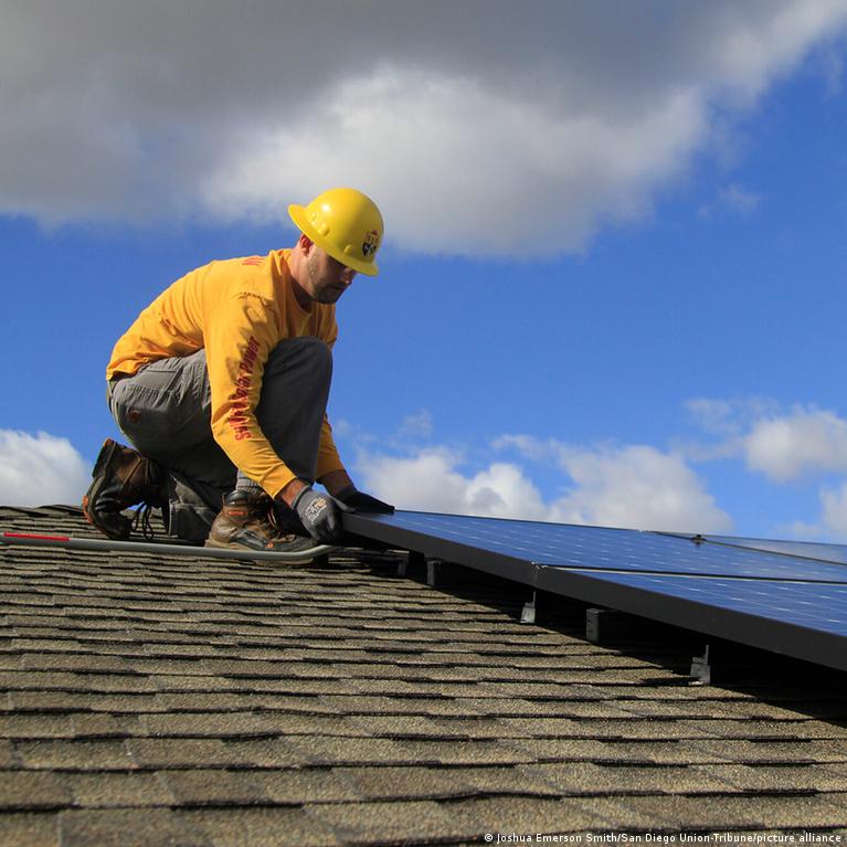 dw.com - Sarah Steffen - How to make your home shockproof when energy prices go wild