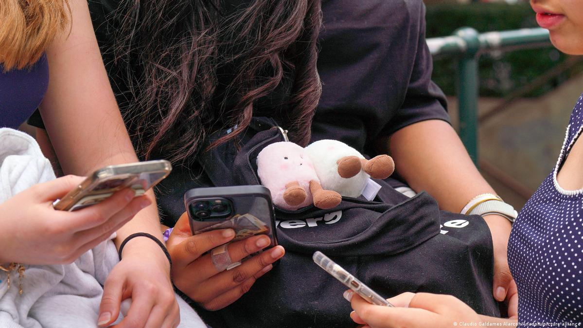 Does age verification for social media help protect kids?