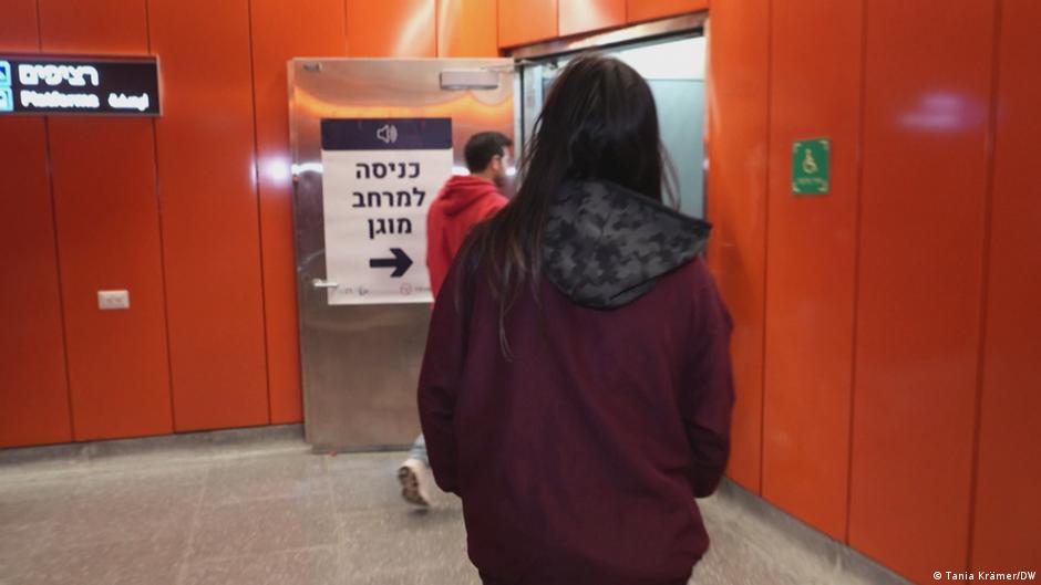 Ongoing Conflict: Iran's Missile Strikes on Tel Aviv Amidst War