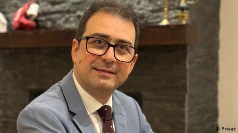 کامبیز غفوری، روزنامه نگار