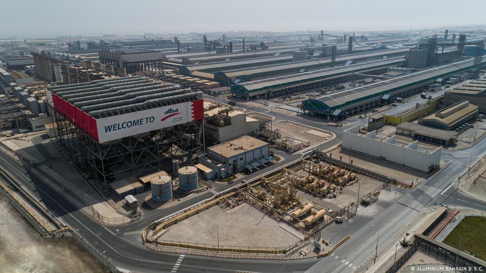 تصویر هوایی از کارخانه آلومینیوم در بحرین