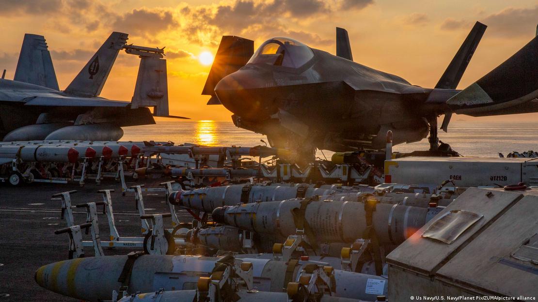 Abraham Lincoln uçak gemisi üzerindeki bir F-35 savaş uçağı