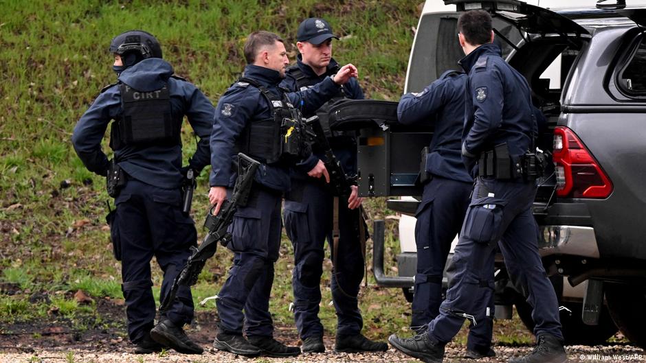 Australia police shoot dead man wanted for killing 2 officers