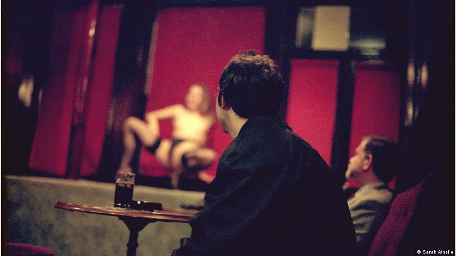 Neke seksualne radnice ponovo su preuzele etikete poput „striptizete“ kako bi potvrdile da one same kontrolišu sopstveni rad