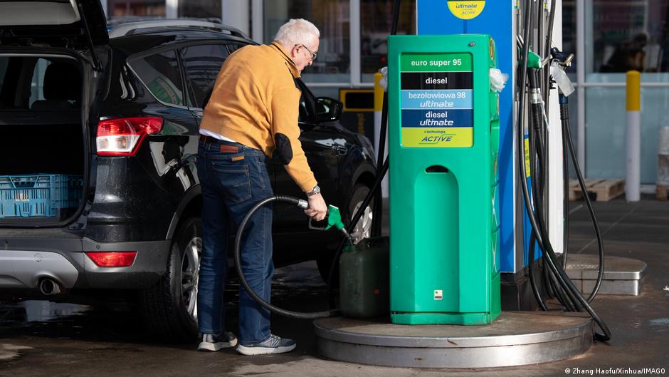 Prasa: Świnoujście obawia się chaosu na stacjach benzynowych