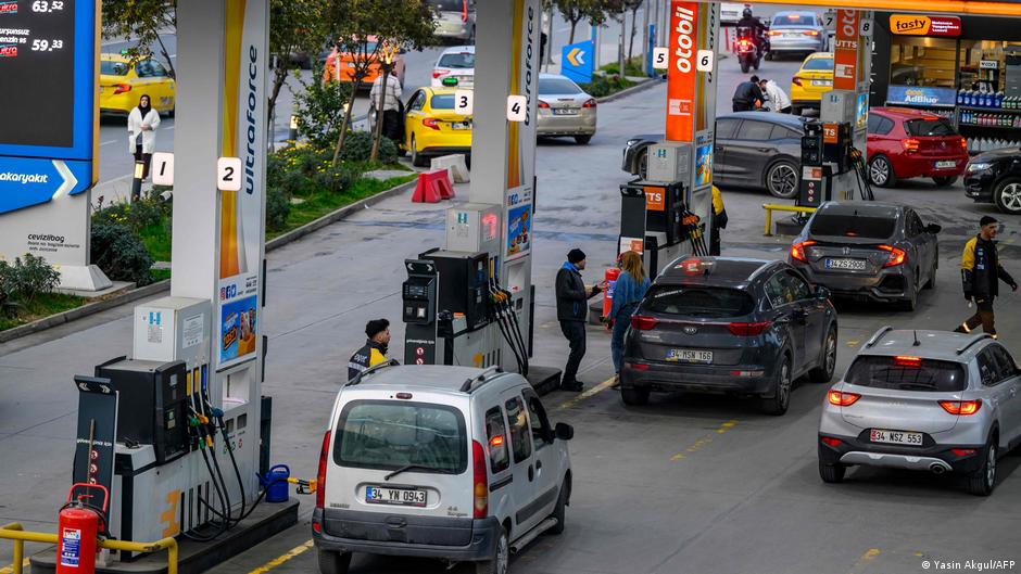 Petrol alarmı: Türkiye'de akaryakıta peş peşe zam