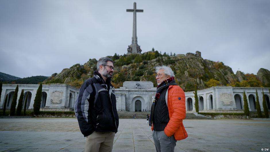 Profesor Univerziteta Ratgers, Mark Brej (levo), pobegao je u Španiju s porodicom nakon pretnji smrću