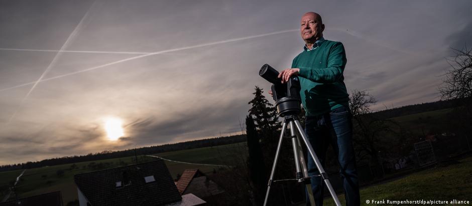 Desde 1976, Hansjürgen Köhler já registrou mais de 13 mil casos de avistamentos de objetos voadores não identificados