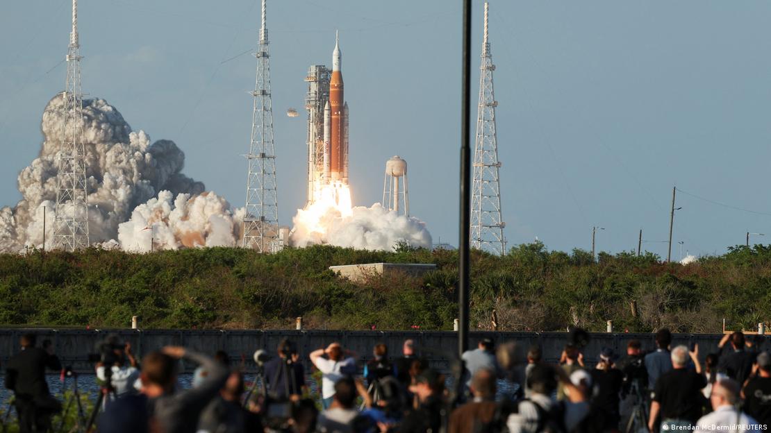 Запуск космічного корабля в рамках місії "Артеміда-2" 