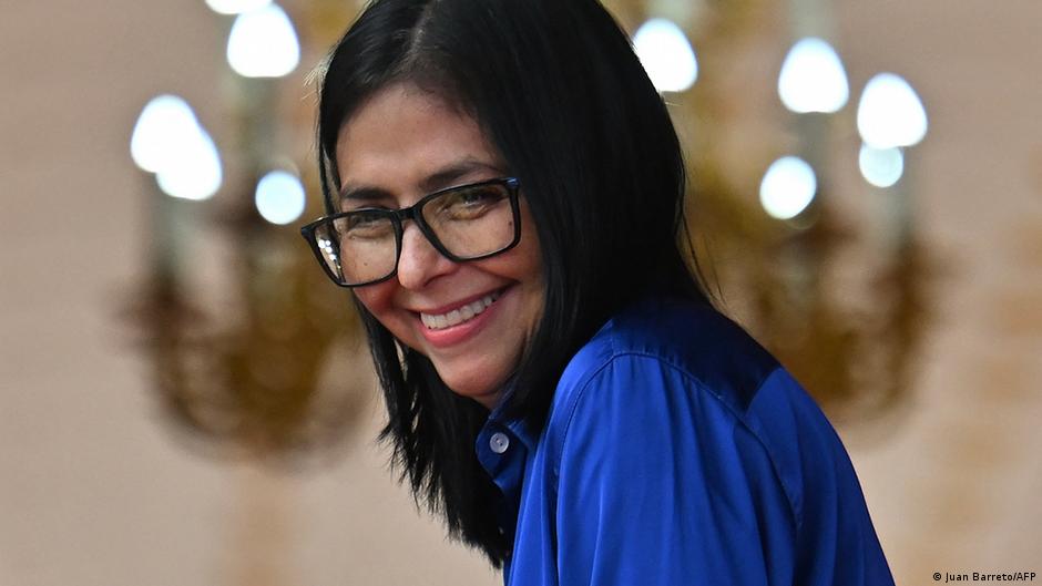 EE.UU. levanta sanciones contra presidenta interina de Venezuela