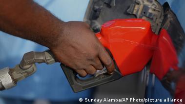 Al igual que en otras partes del mundo, los precios del combustible han aumentado en África