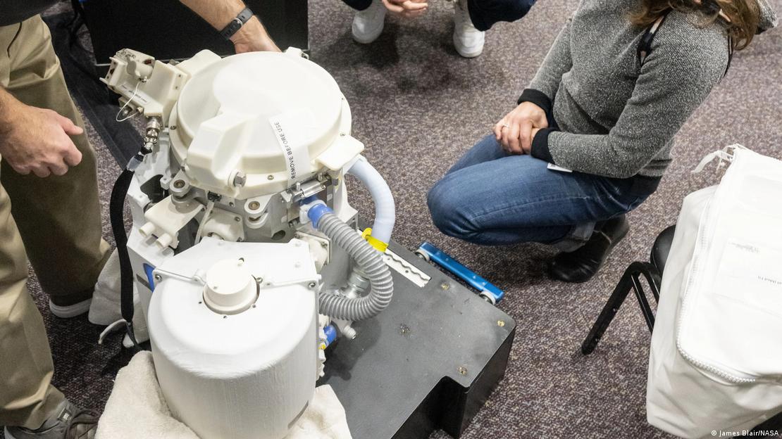 Baño usado por los astronautas en la misión Artemis II.