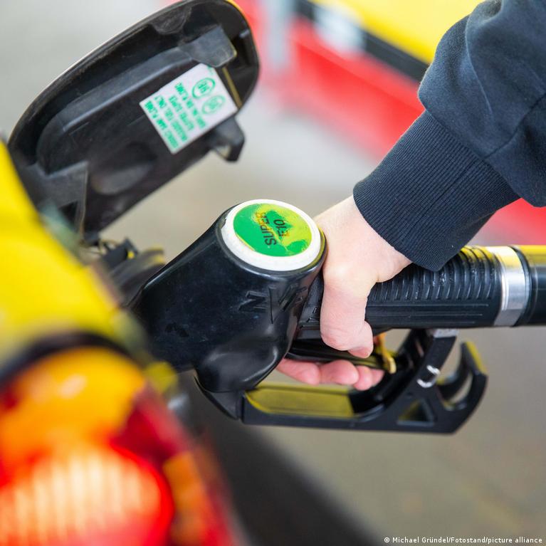 AB'de petrol devlerine "olağanüstü kâr vergisi" ta…
