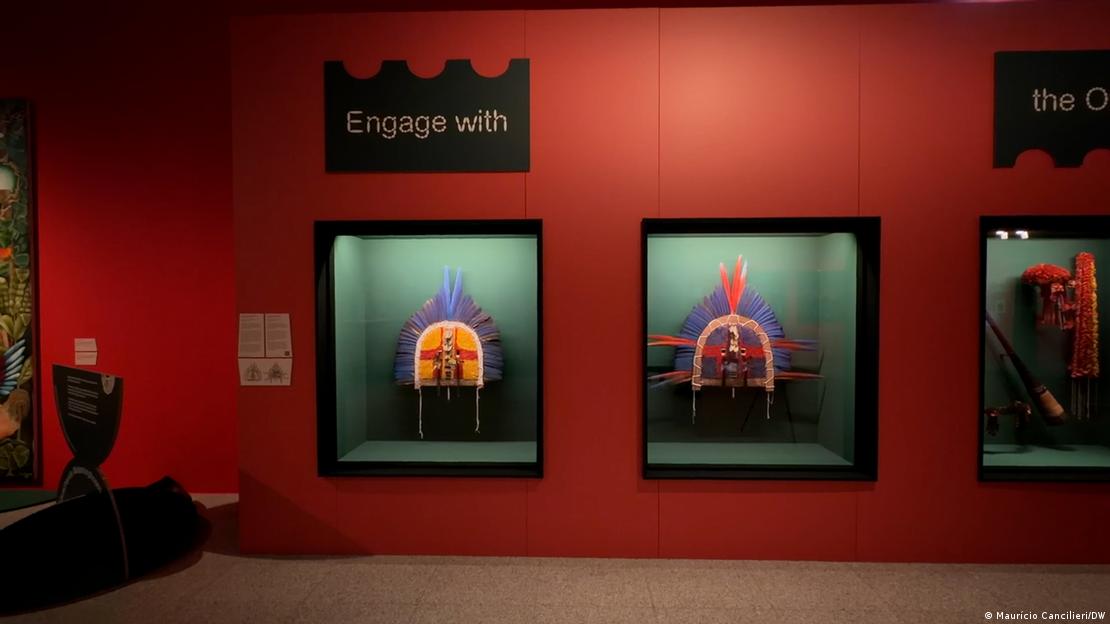 Máscaras cara-grande exibidas em exposição "Amazônia, Mundos Indígenas" em Bonn, na Alemanha
