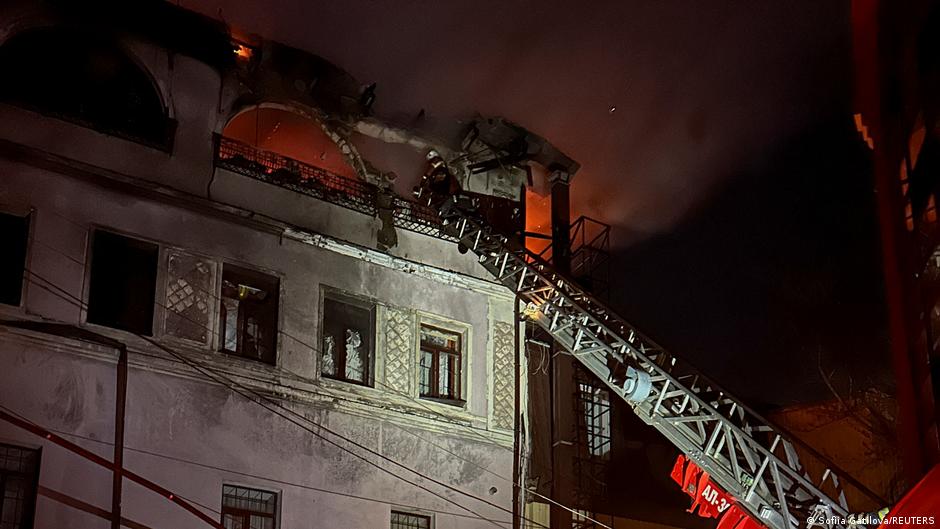 Ukraine: Kharkiv under repeated attack on 1,500th day of war