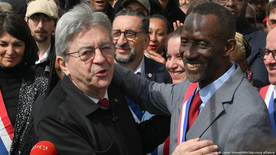 France: Thousands join Paris suburb mayor to protest racism France: Thousands join Paris suburb mayor to protest racism