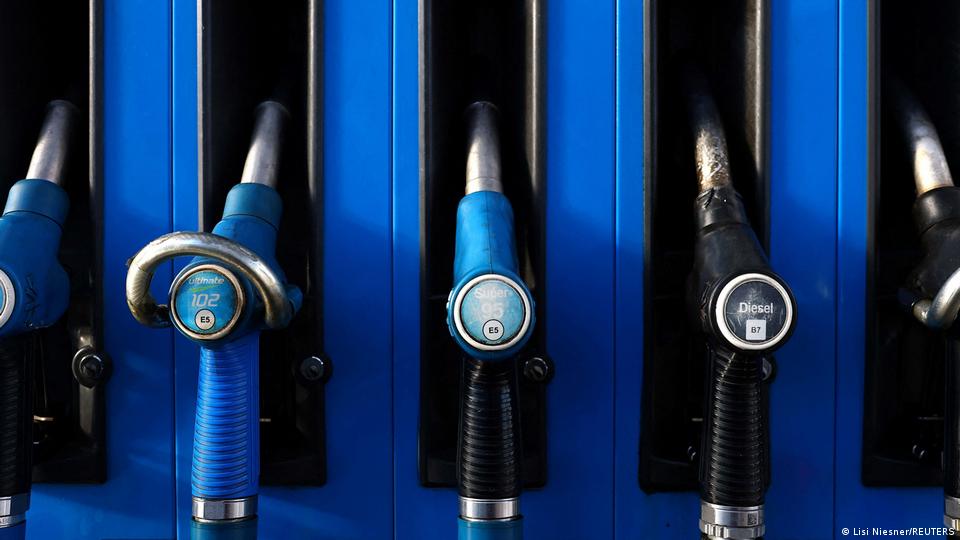 برلن میں ایک پٹرول پمپ پر لی گئی تصویر برلن میں ایک پٹرول پمپ پر لی گئی تصویر