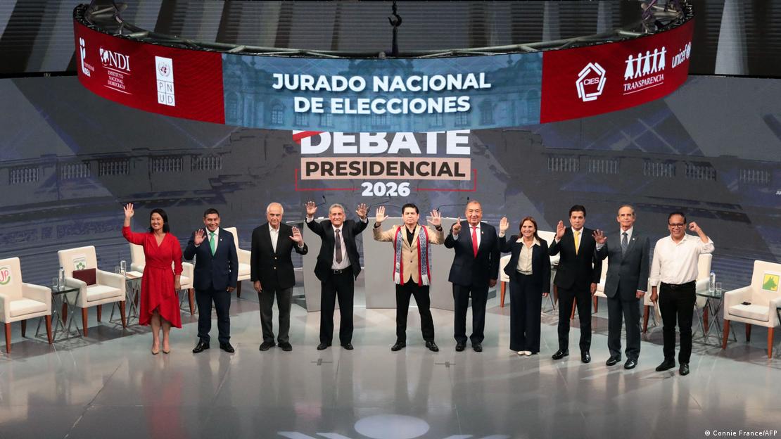 Los candidatos presidenciales en un debate televisivo. Los candidatos presidenciales en un debate televisivo.