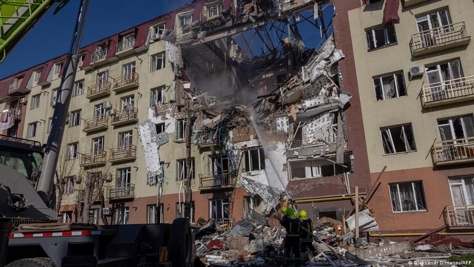 Ukraine: 3 killed in Odesa, Kyiv targets Russian oil exports