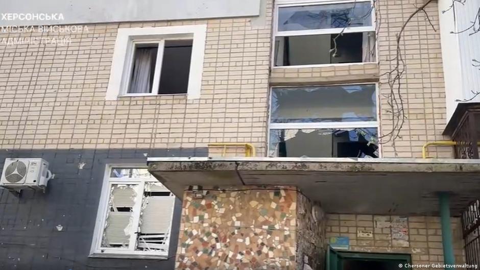 Російські удари посеред дня по Херсону: є загиблі і поранені