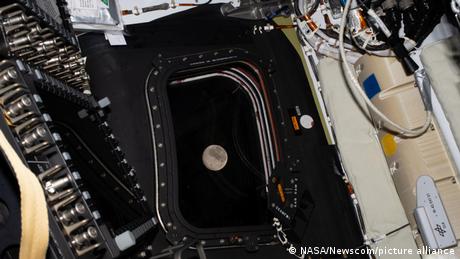 Die Artemis-2 Crew fliegt so nah am Mond vorbei wie zu keinem anderen Zeitpunkt während ihrer Mission.