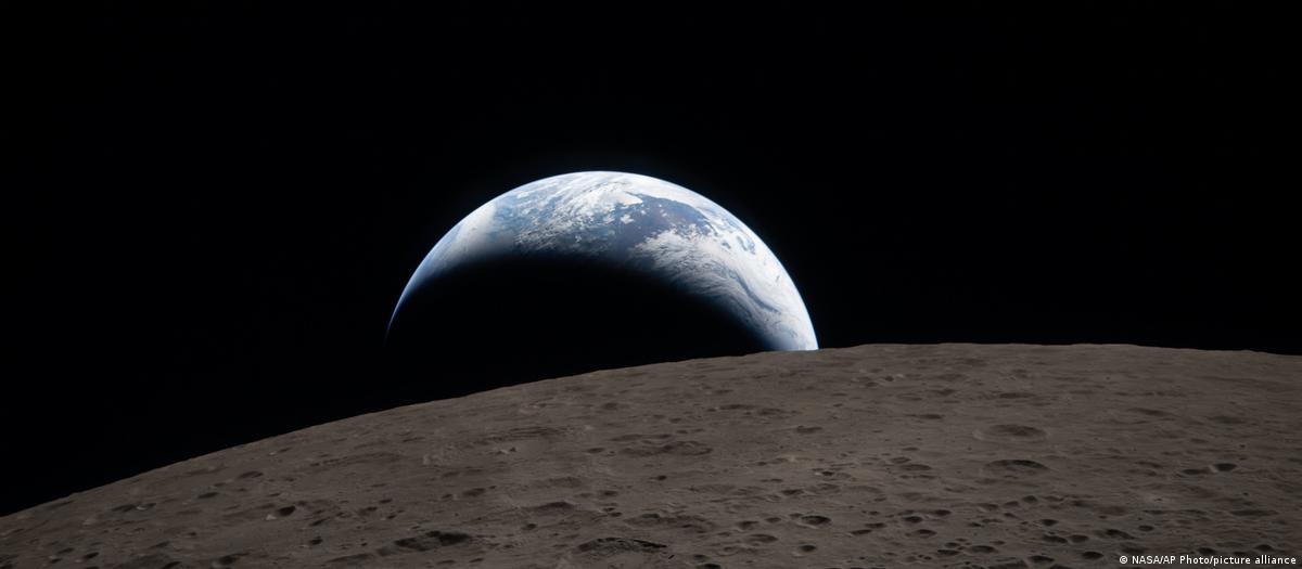 Tripulação Artemis II observa a Terra do espaço