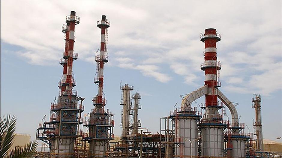 وقوع چندین انفجار در پالایشگاه لاوان و جزیره سیری