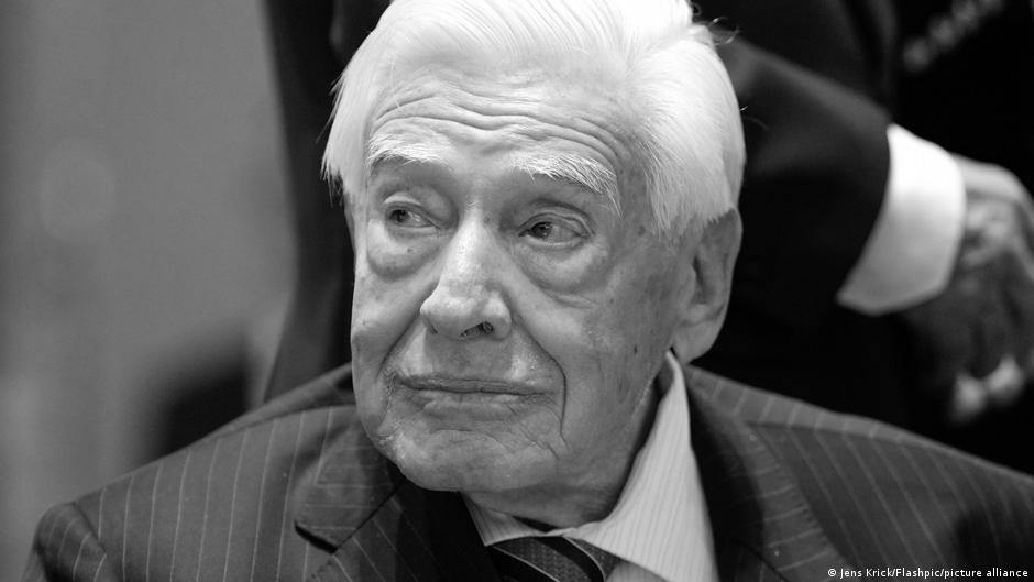 Kristijan Švarc-Šiling (19. novembar 1930 - 6. april 2026), ovde na fotografiji snimljenoj prilikom otvaranja Fondacije kancelara Helmuta Kola u Berlinu u septembru 2022.