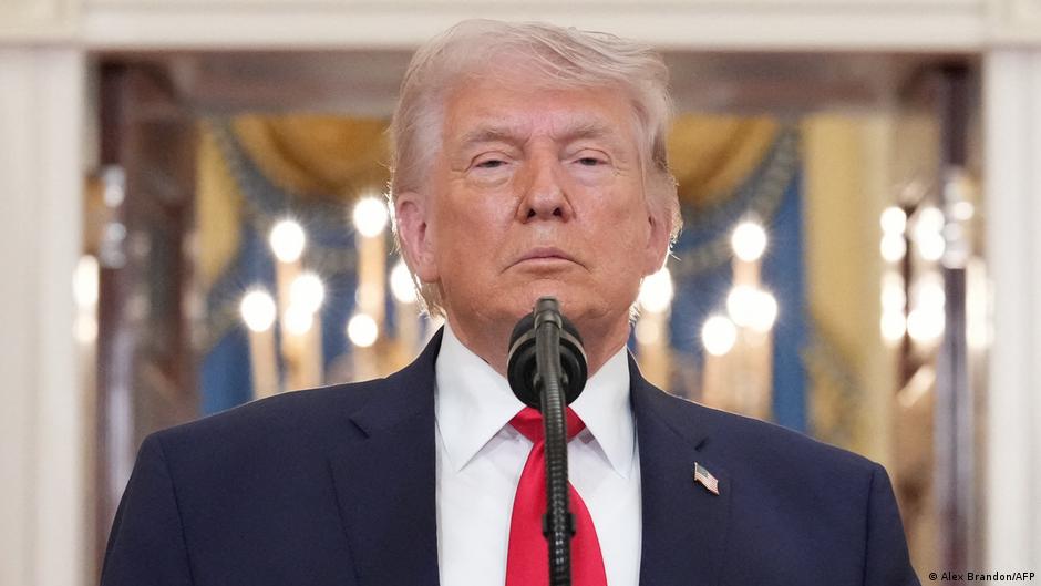 Трамп пригрозил Ирану "более масштабными" ударами