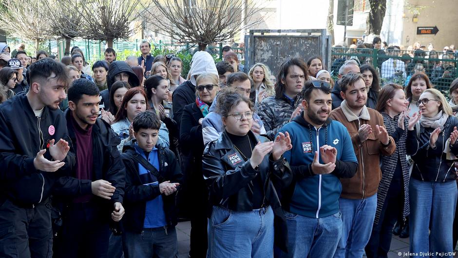 Studenti i profesori Filozofskog fakulteta u Nišu zajedno protestuju