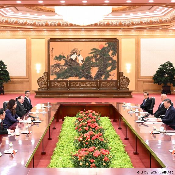 Oposição de Taiwan busca diálogo pacífico com a China.