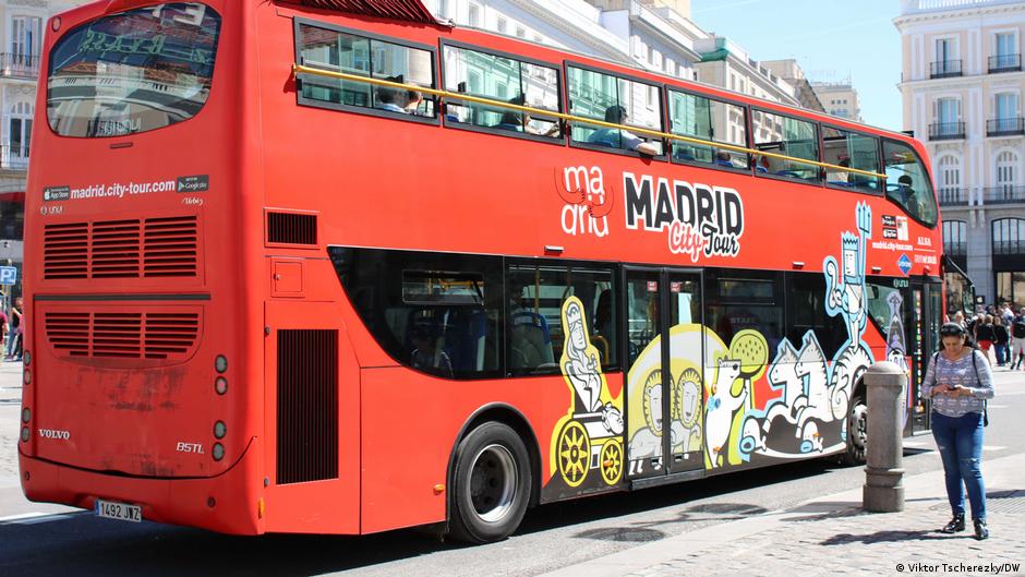 "У нас нет мест": Испания устала от туристов?