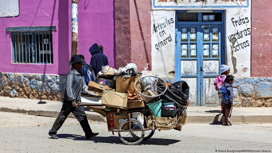 San Antonio de los Cobres, en el altiplano argentino, es una de las comunidades que durante siglos convivió con niveles de arsénico en el agua muy por encima de los límites considerados seguros. San Antonio de los Cobres, en el altiplano argentino, es una de las comunidades que durante siglos convivió con niveles de arsénico en el agua muy por encima de los límites considerados seguros.