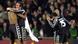 De izquierda a derecha: Cory Gibbs, Thomas Meggle, Zlatan Bajramovic y Nico Patschinski festejan el triunfo 2-1 del St. Pauli ante el Bayern Múnich el 6 de febrero de 2002 en el estadio Millerntor de Hamburgo. De izquierda a derecha: Cory Gibbs, Thomas Meggle, Zlatan Bajramovic y Nico Patschinski festejan el triunfo 2-1 del St. Pauli ante el Bayern Múnich el 6 de febrero de 2002 en el estadio Millerntor de Hamburgo.