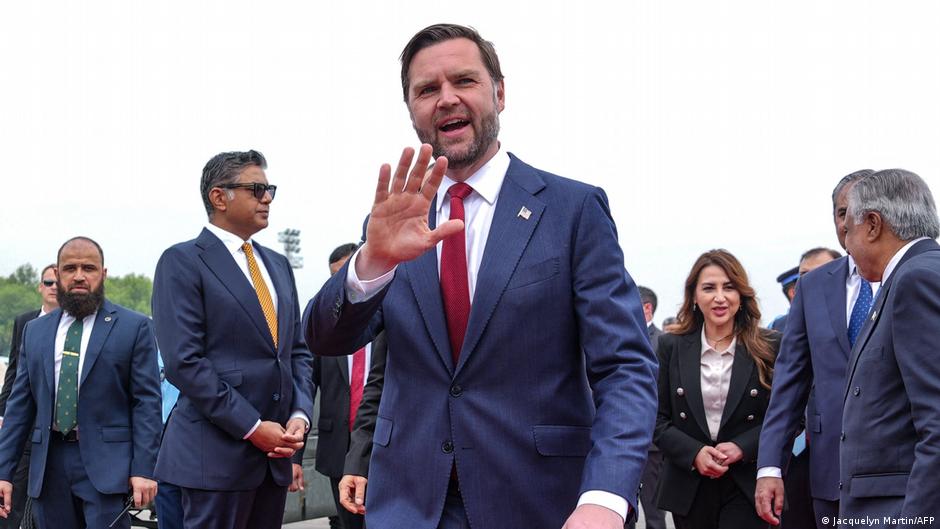 مذاکره ایران و آمریکا؛ دیدار دو طرف با نخست‌وزیر پاکستان