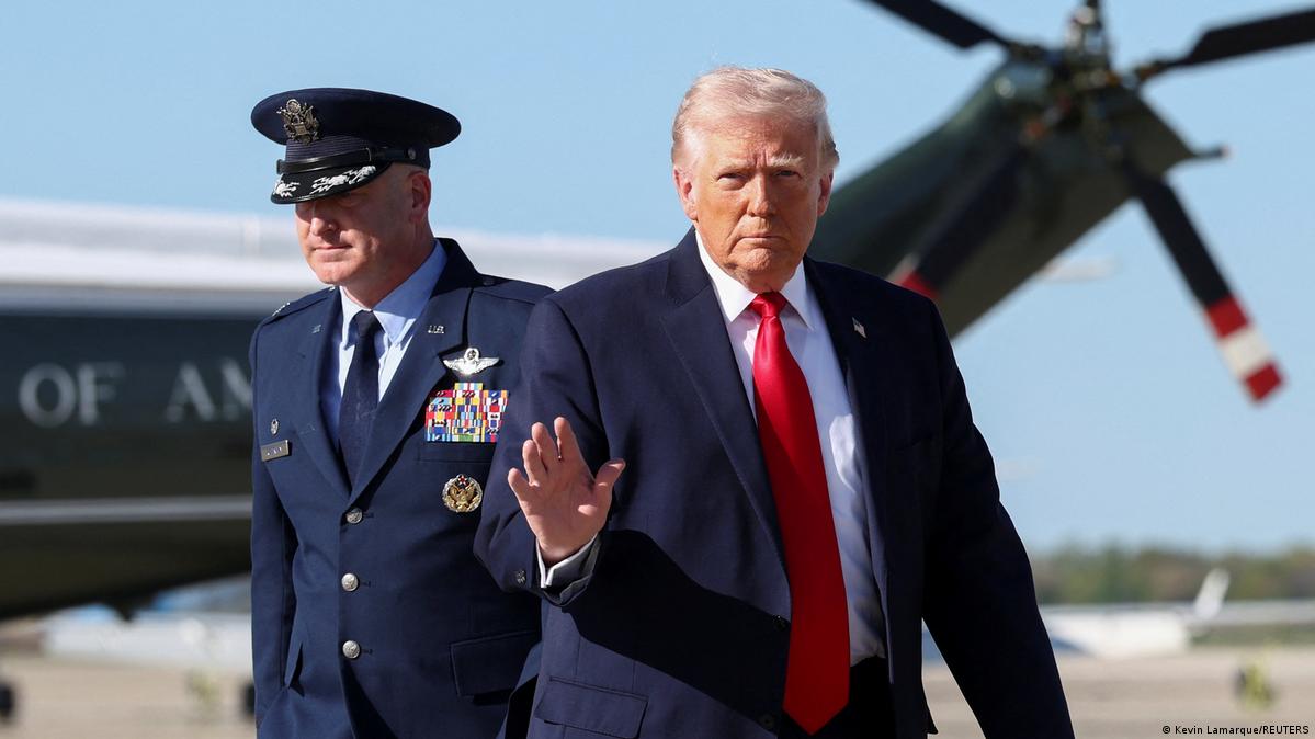 Iran war: Trump orders Strait of Hormuz naval blockade