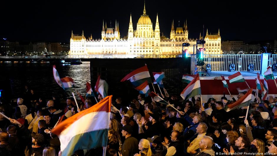 Magyar wygrywa wybory na Węgrzech. Berlin gratuluje