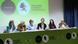 Seis personas, 5 autores finalistas del premio Aena, más la presidenta del jurado, sentados en conferencia de prensa. Seis personas, 5 autores finalistas del premio Aena, más la presidenta del jurado, sentados en conferencia de prensa.