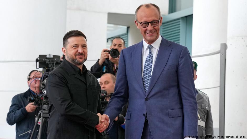 Мерц: Будем тесно работать с Киевом для возвращения беженцев