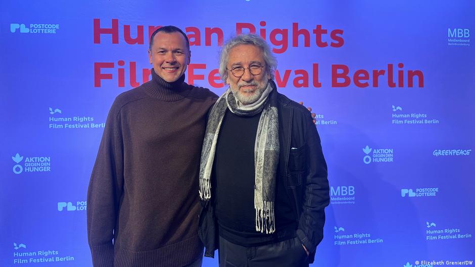 Demid Šeronkin i Džan Dundar na premijeri filma „Demokratija pod napadom: Džan Dundar i Trampova Amerika“ na Festivalu ljudskih prava u Berlinu