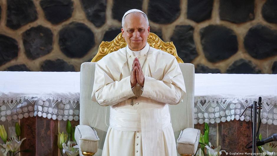 Папа римский резко осудил "тиранов, опустошающих мир"