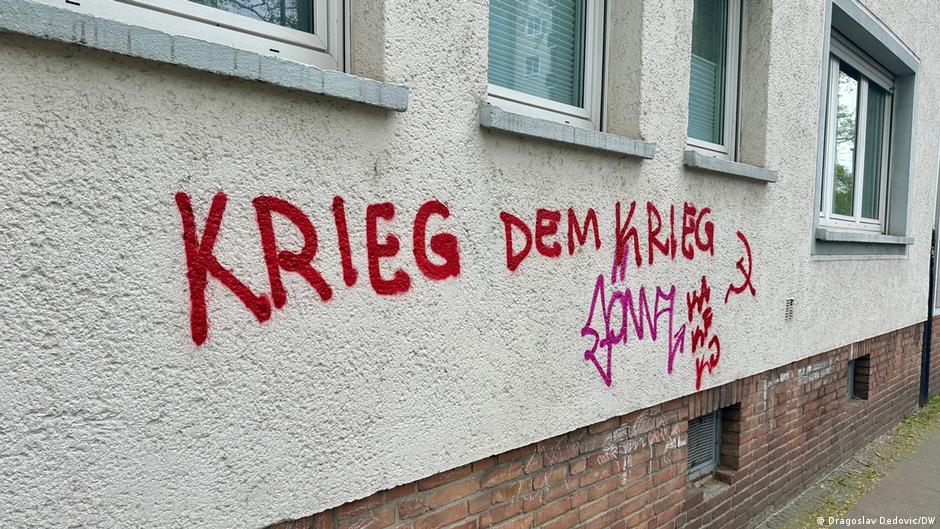 Antiratni grafit u Kelnu - RAT RATU