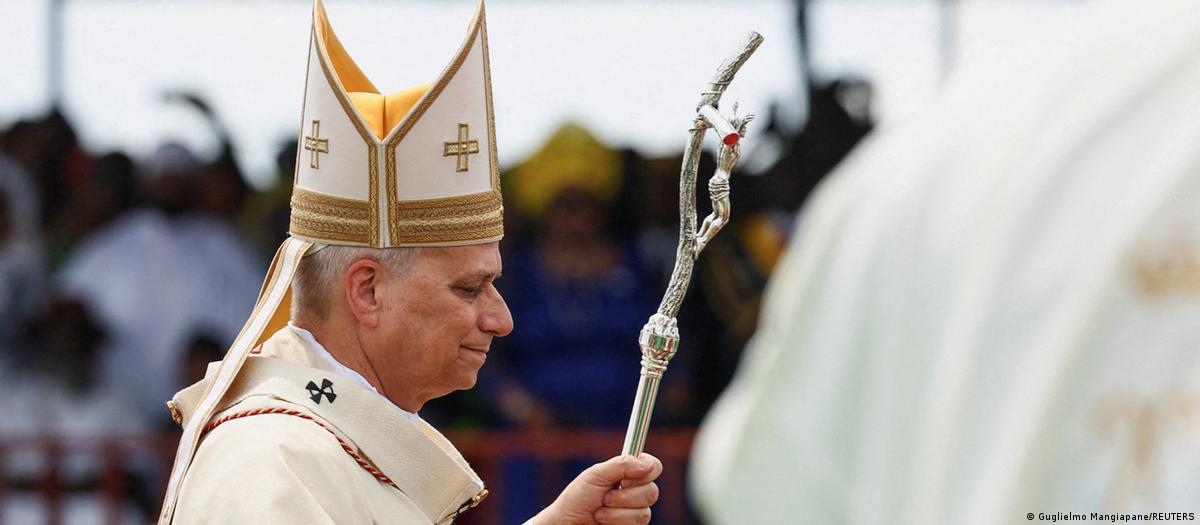 Papa Francisco em missa ao ar livre em Douala