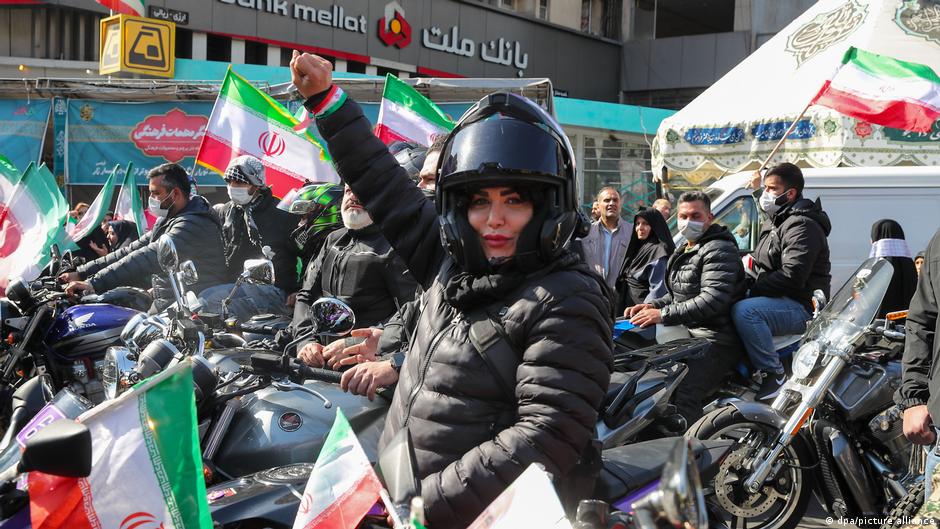 واقعیت موازی حکومت؛ نمایش قدرت در خیابان در برزخ آتش‌بسی سست