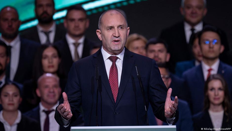 Bulgaria: Pro-Russian Radev leading after parliamentary vote, exit polls show