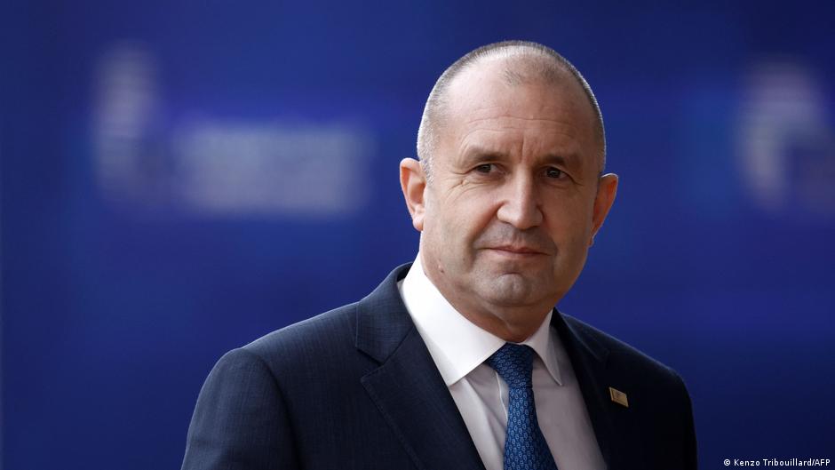 Coalición de expresidente de Bulgaria aventaja en legislativas