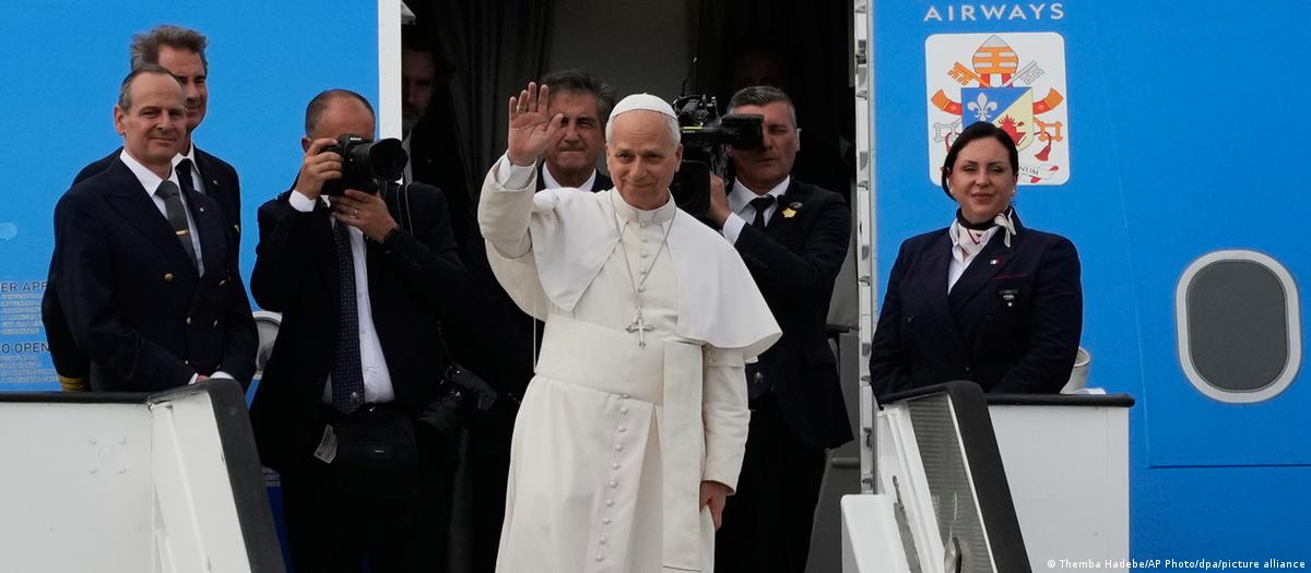 Papa Leo durante visita oficial em viagem pela África